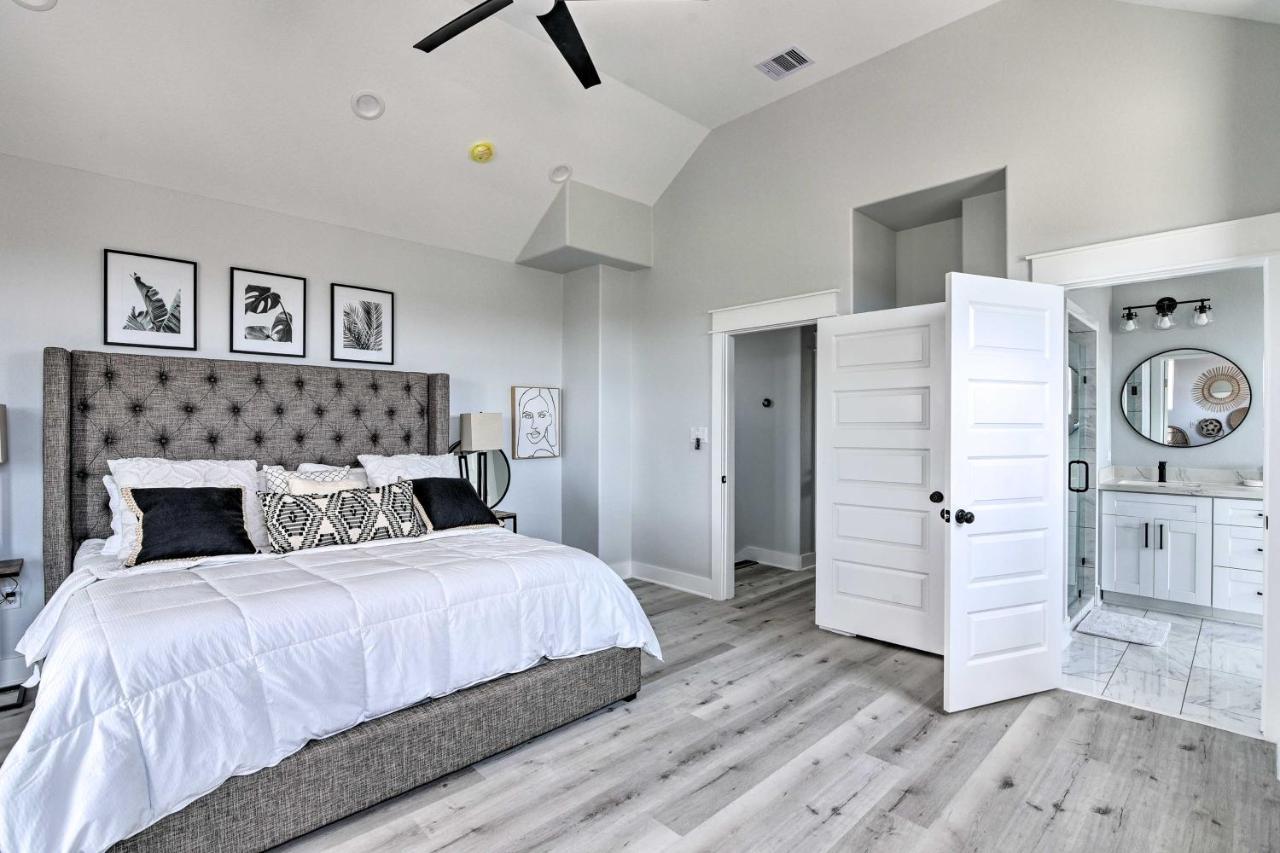 Chic Crystal Beach Escape With Deck - Walk To Beach! Bolivar Peninsula Ngoại thất bức ảnh