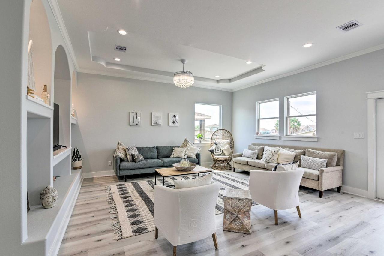 Chic Crystal Beach Escape With Deck - Walk To Beach! Bolivar Peninsula Ngoại thất bức ảnh