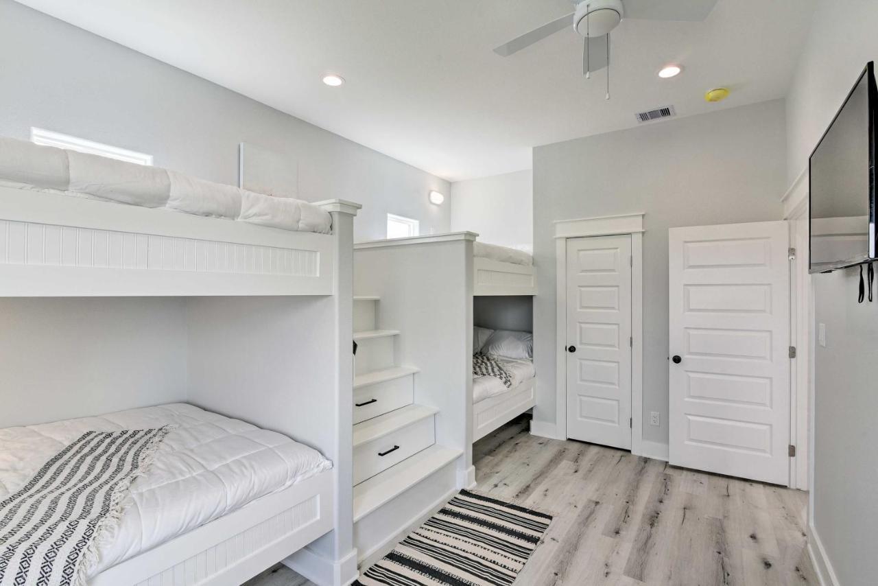 Chic Crystal Beach Escape With Deck - Walk To Beach! Bolivar Peninsula Ngoại thất bức ảnh